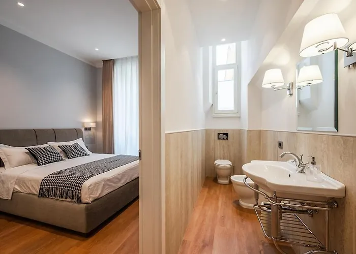 Deluxe Corso 14 With Duomo View Apartmán *